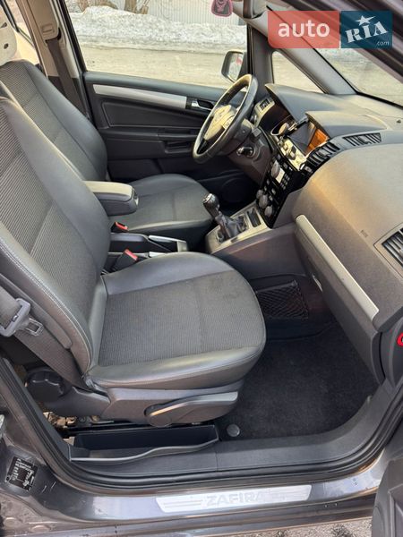 Минивэн Opel Zafira 2009 в Киеве