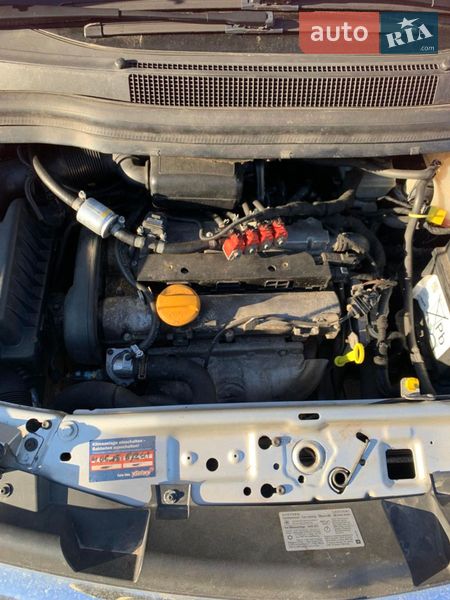 Минивэн Opel Zafira 2008 в Ровно