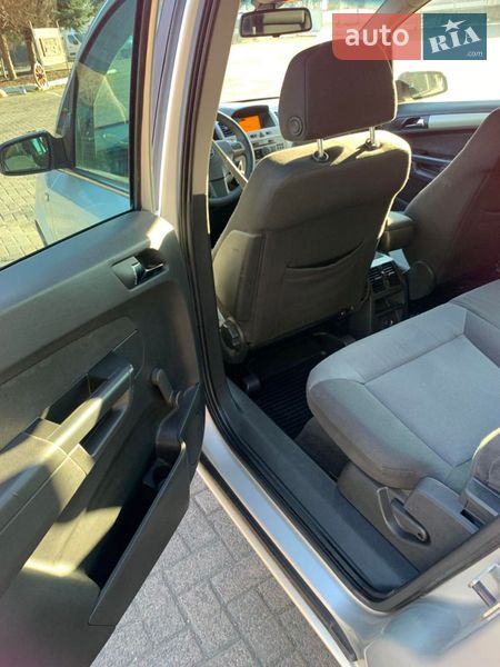 Минивэн Opel Zafira 2008 в Ровно