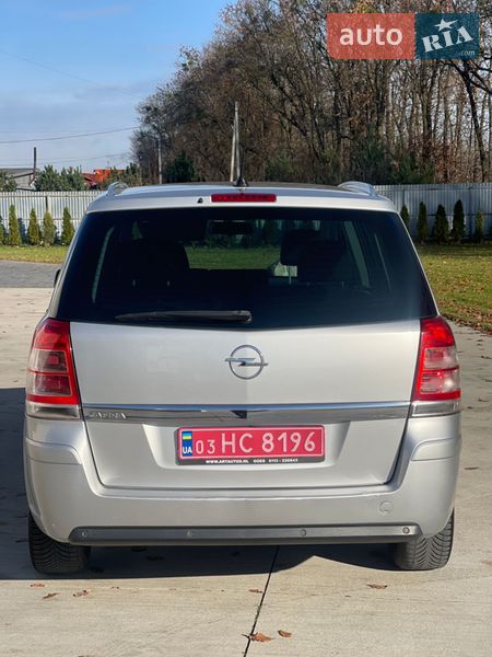 Минивэн Opel Zafira 2010 в Луцке