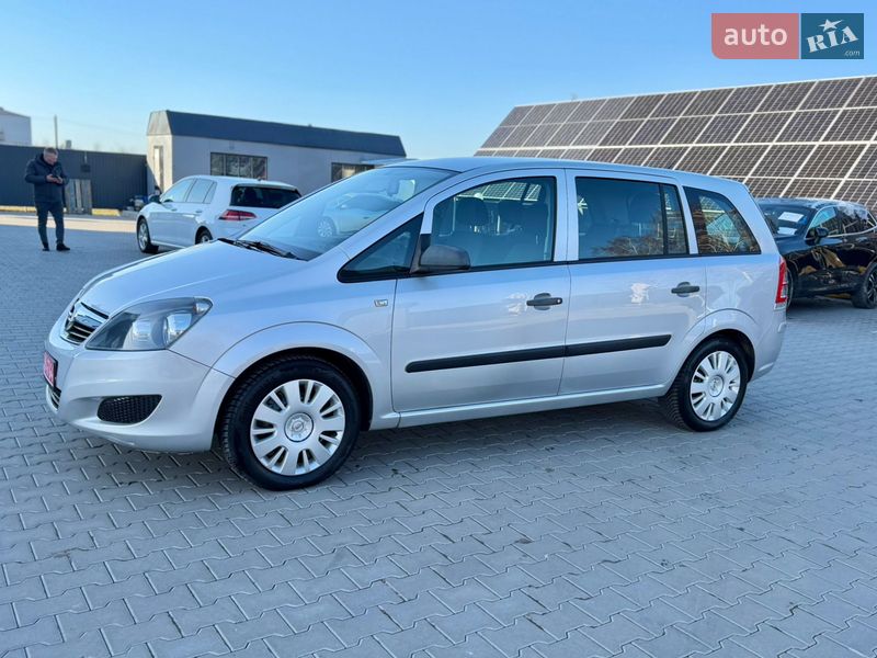 Минивэн Opel Zafira 2009 в Владимире
