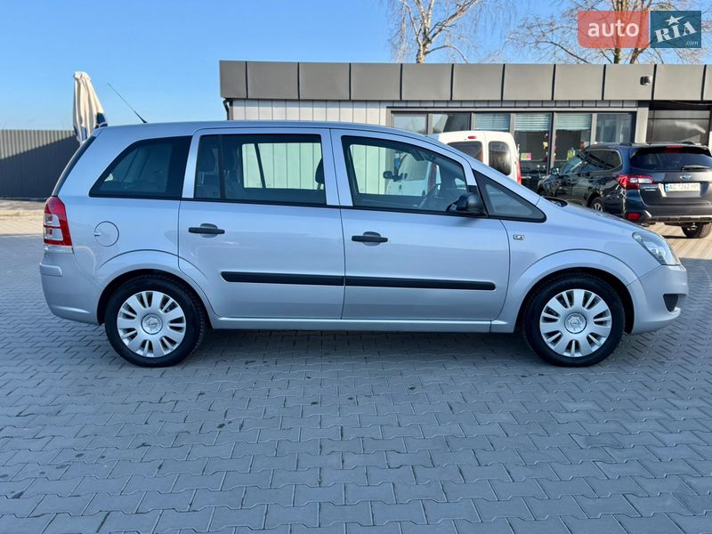 Минивэн Opel Zafira 2009 в Владимире