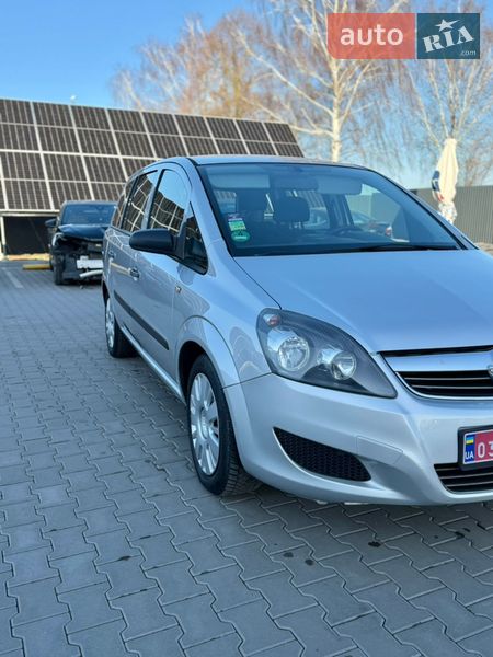 Минивэн Opel Zafira 2009 в Владимире