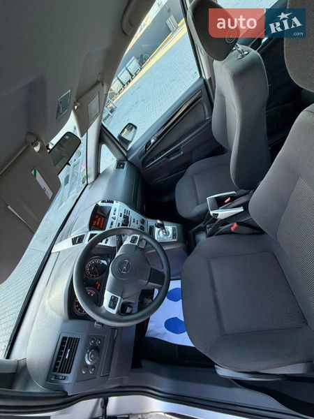 Минивэн Opel Zafira 2009 в Владимире