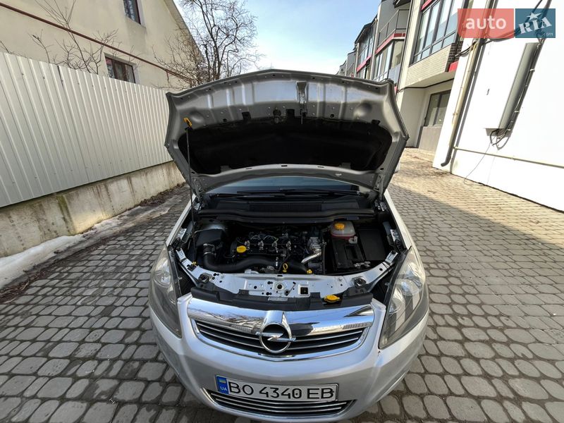 Минивэн Opel Zafira 2010 в Тернополе