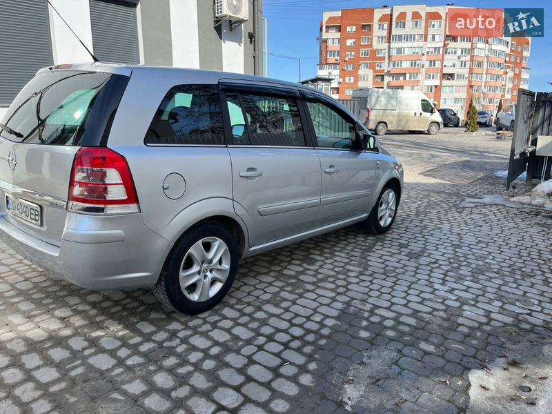 Минивэн Opel Zafira 2010 в Тернополе