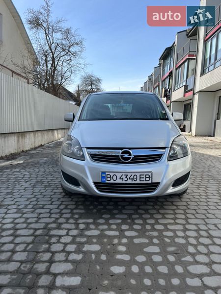 Минивэн Opel Zafira 2010 в Тернополе