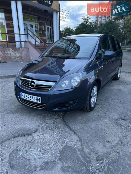 Минивэн Opel Zafira 2010 в Миргороде