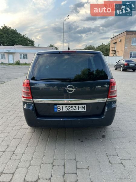 Минивэн Opel Zafira 2010 в Миргороде