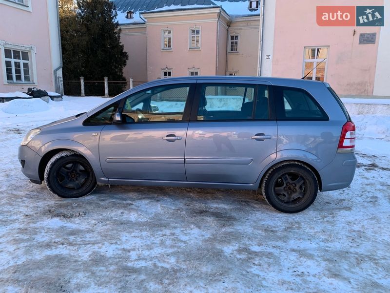 Минивэн Opel Zafira 2009 в Кременце