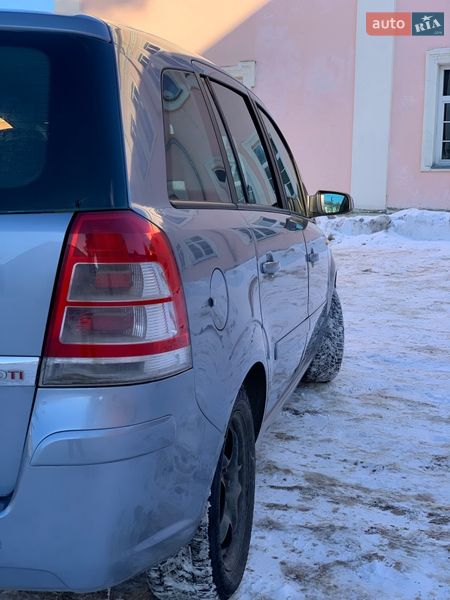 Минивэн Opel Zafira 2009 в Кременце