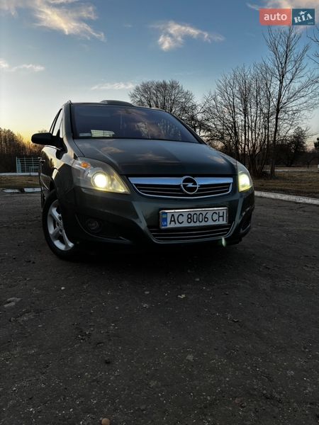 Минивэн Opel Zafira 2009 в Ратным