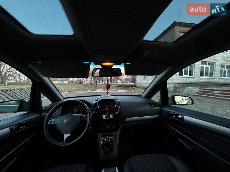 Минивэн Opel Zafira 2009 в Ратным