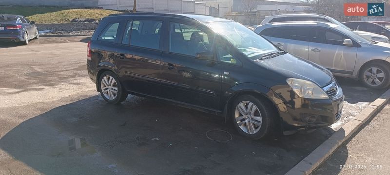 Минивэн Opel Zafira 2009 в Коростене