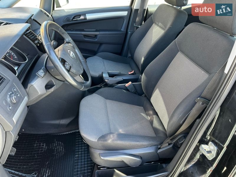 Минивэн Opel Zafira 2013 в Киеве