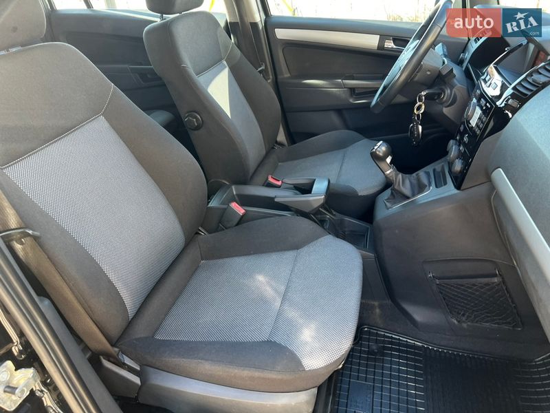 Минивэн Opel Zafira 2013 в Киеве