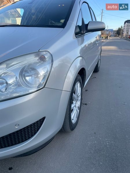 Минивэн Opel Zafira 2009 в Звягеле
