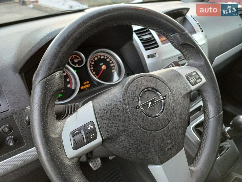 Минивэн Opel Zafira 2008 в Умани