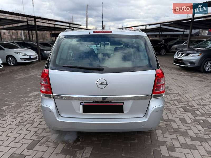 Микровэн Opel Zafira 2012 в Кривом Роге