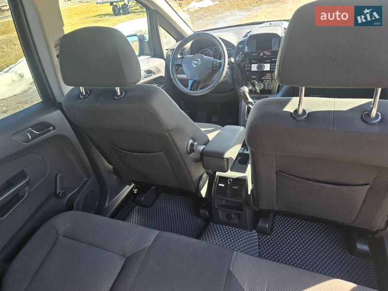 Минивэн Opel Zafira 2013 в Пирятине