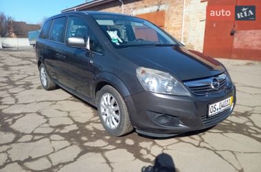 Минивэн Opel Zafira 2010 в Черкассах
