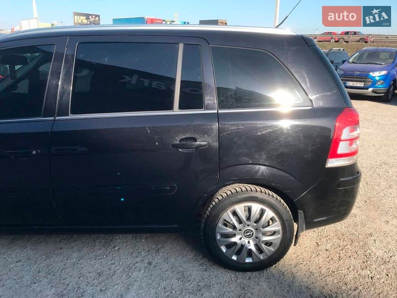 Минивэн Opel Zafira 2010 в Львове