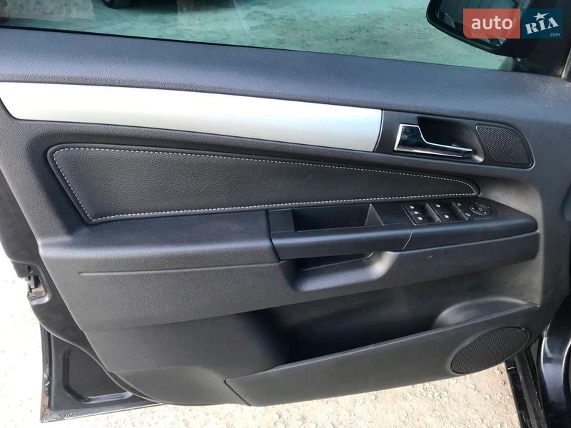 Минивэн Opel Zafira 2010 в Львове