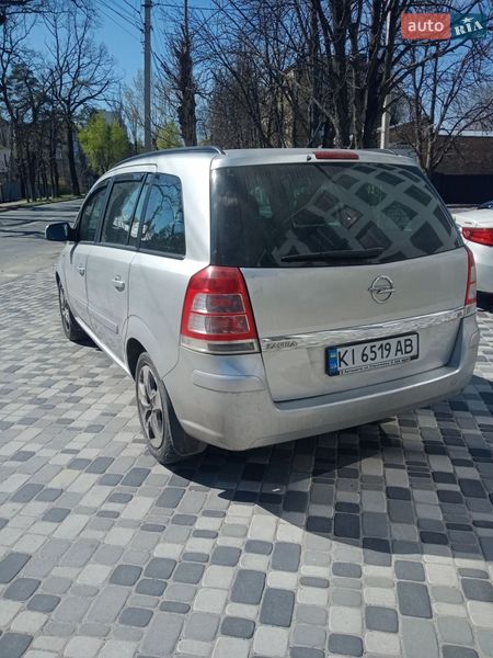 Opel Zafira 2012