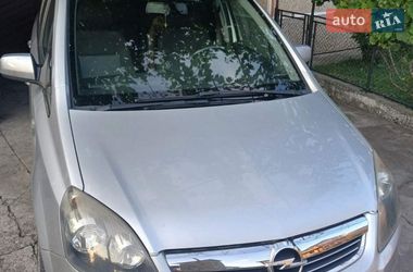 Минивэн Opel Zafira 2010 в Яремче