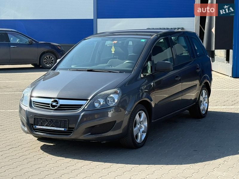 Минивэн Opel Zafira 2012 в Ровно