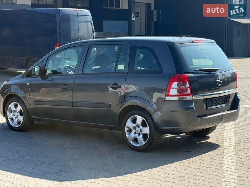Минивэн Opel Zafira 2012 в Ровно