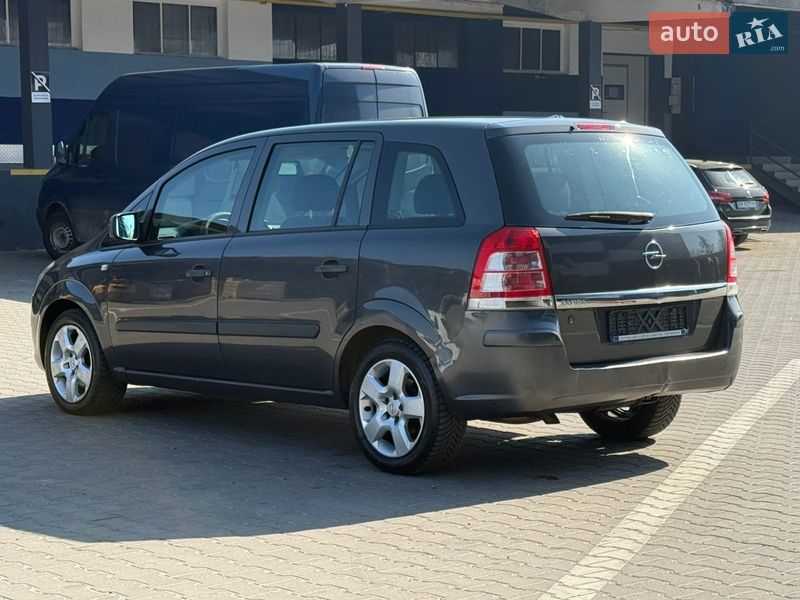 Минивэн Opel Zafira 2012 в Ровно