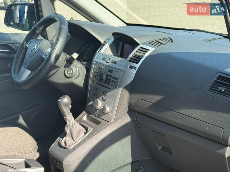 Минивэн Opel Zafira 2012 в Ровно