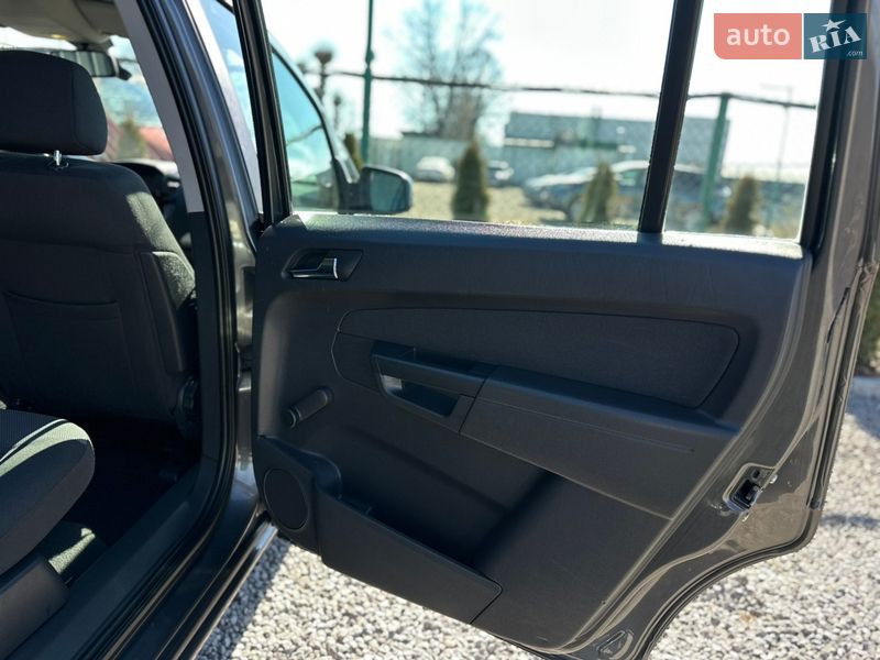 Мінівен Opel Zafira 2012 в Вінниці