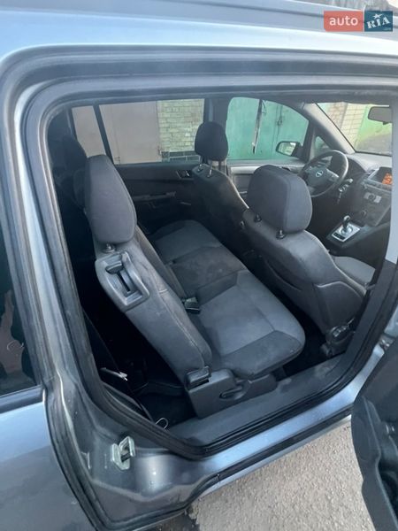 Минивэн Opel Zafira 2006 в Киеве