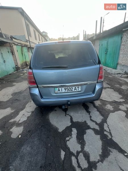 Минивэн Opel Zafira 2006 в Киеве