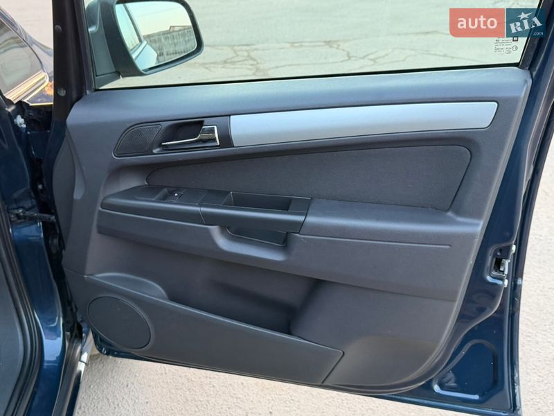 Минивэн Opel Zafira 2011 в Лубнах