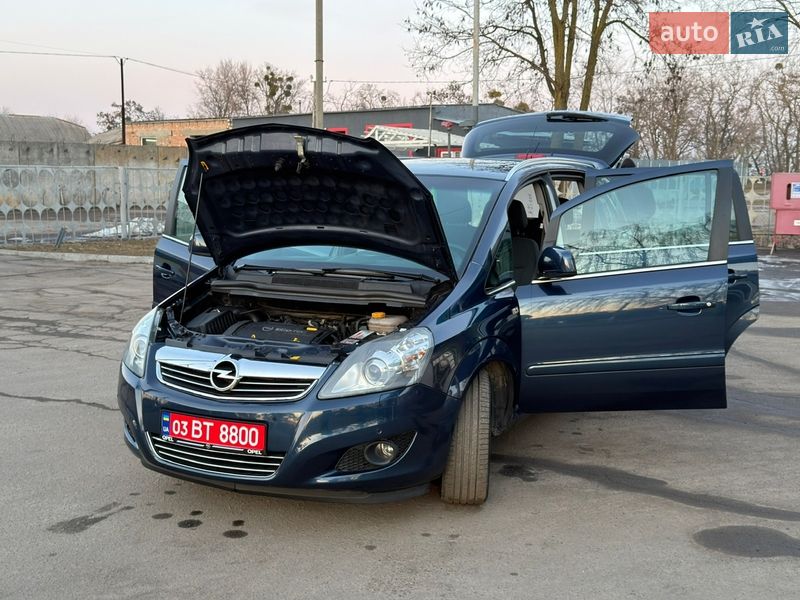 Минивэн Opel Zafira 2011 в Лубнах