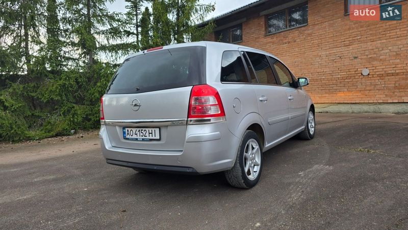 Минивэн Opel Zafira 2010 в Трускавце