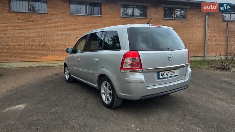 Минивэн Opel Zafira 2010 в Трускавце