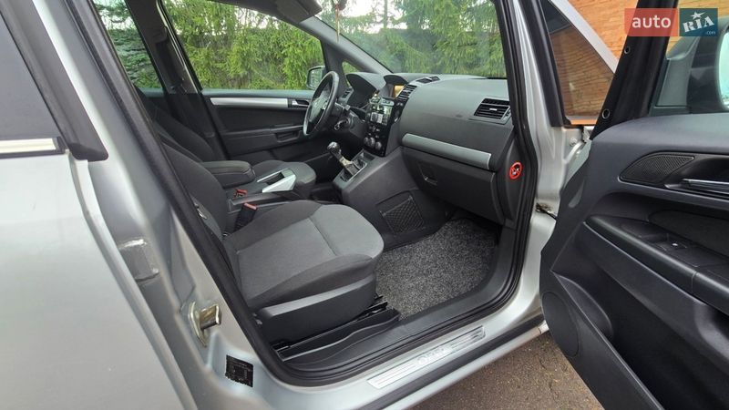 Минивэн Opel Zafira 2010 в Трускавце