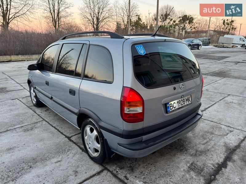 Минивэн Opel Zafira 2002 в Стрые