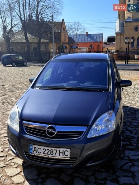 Минивэн Opel Zafira 2008 в Луцке