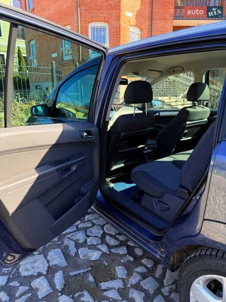 Минивэн Opel Zafira 2008 в Луцке