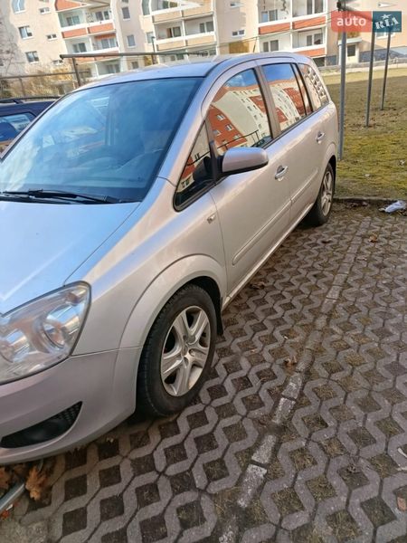 Минивэн Opel Zafira 2009 в Киеве