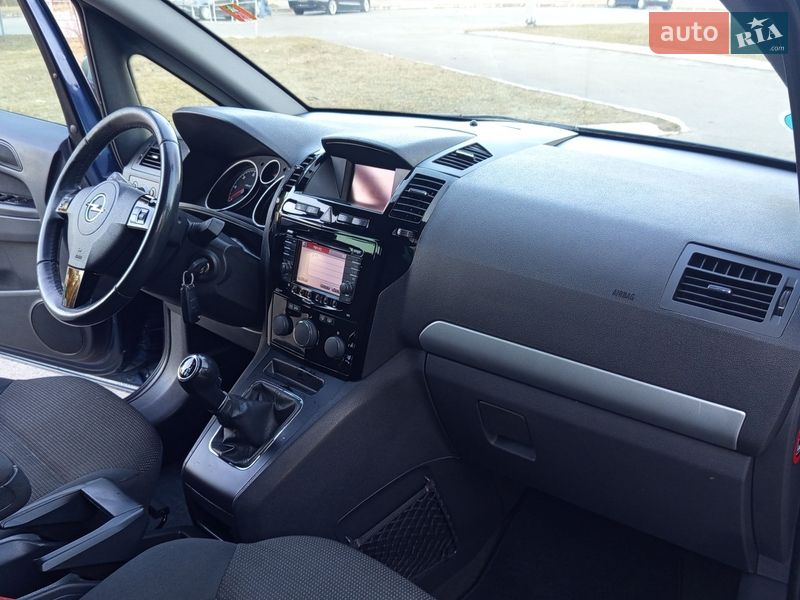 Минивэн Opel Zafira 2012 в Ровно