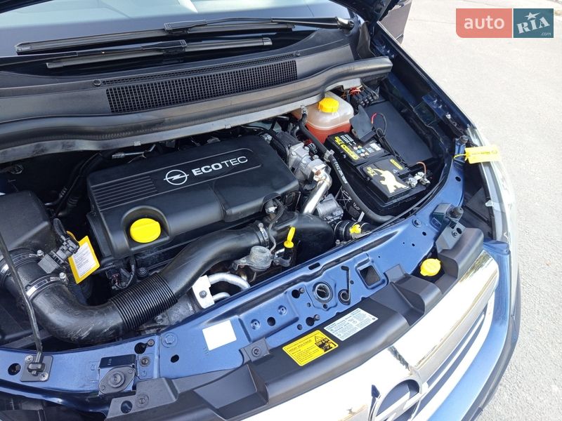 Минивэн Opel Zafira 2012 в Ровно