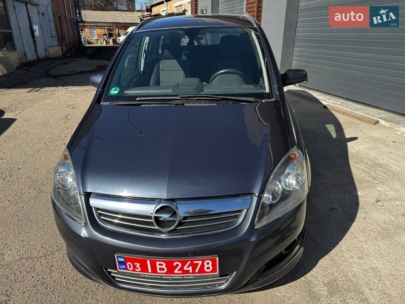 Минивэн Opel Zafira 2009 в Белой Церкви