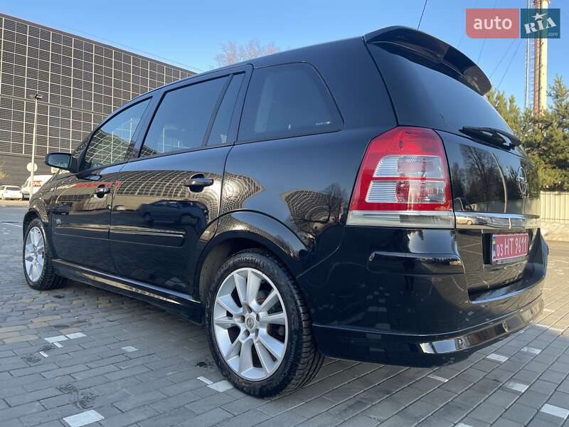 Минивэн Opel Zafira 2009 в Луцке