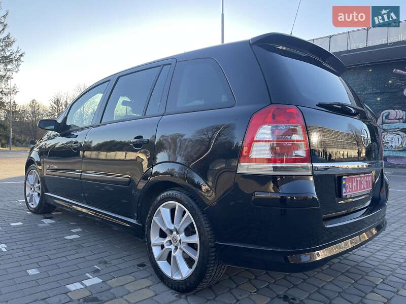 Минивэн Opel Zafira 2009 в Луцке